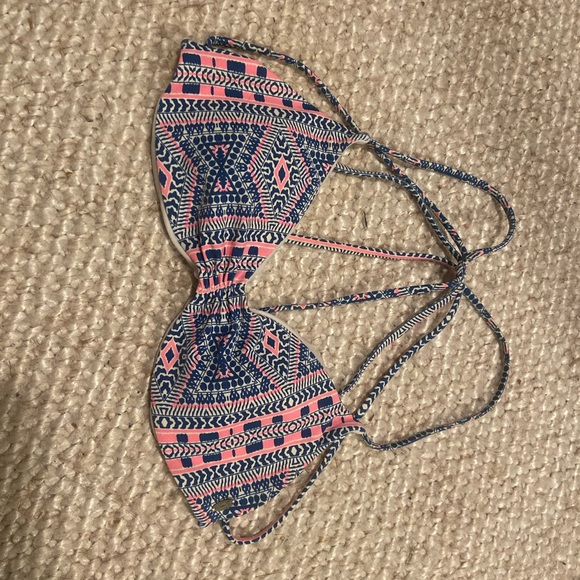 O’Neill swim top - Picture 2 of 4